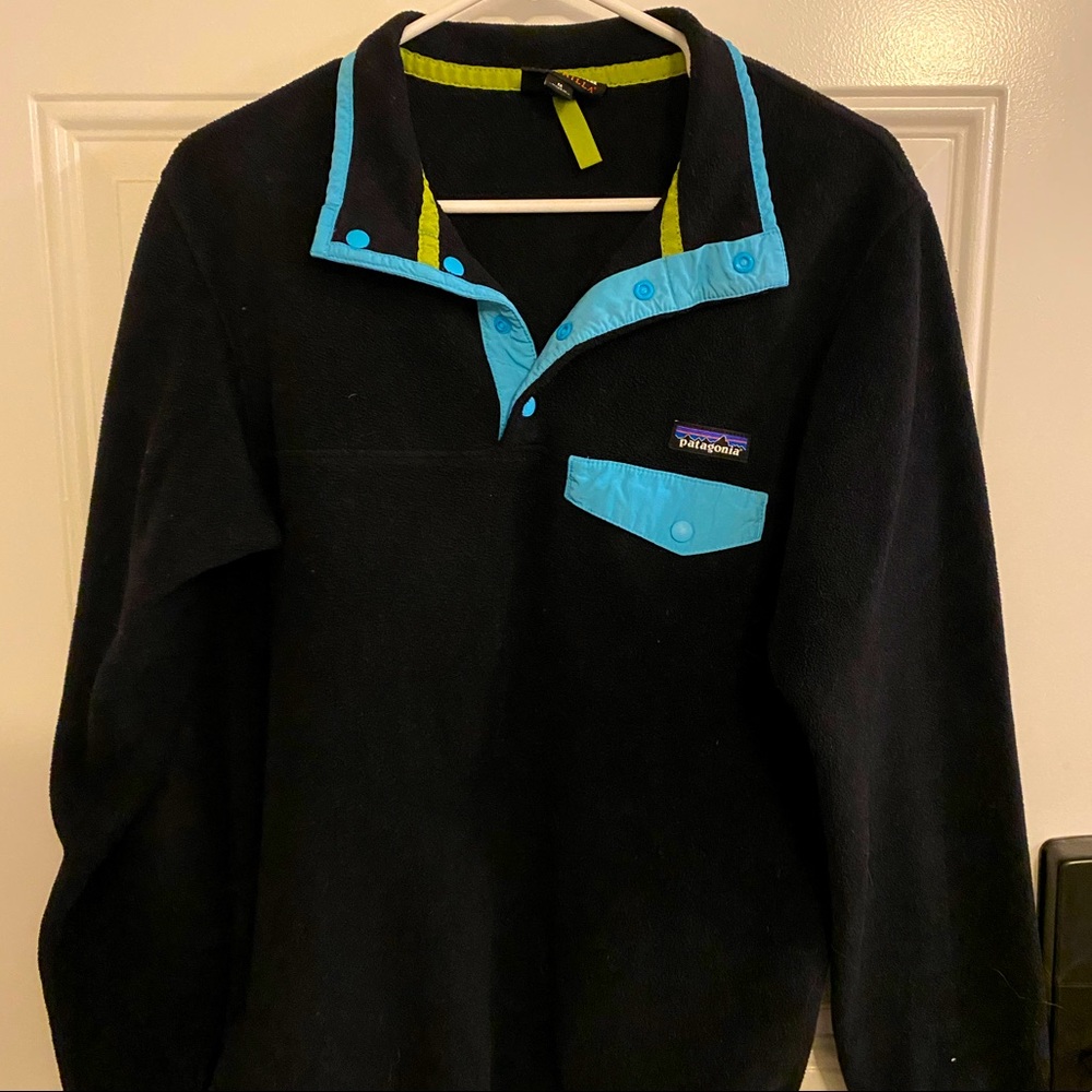 Black Women’s Fleece Patagonia Pullover | Size M